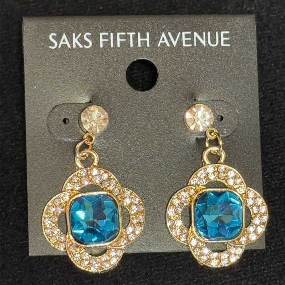 Saks Fifth Avenue Gold and Blue Crystal Center Clover Floral Earring 1.5in